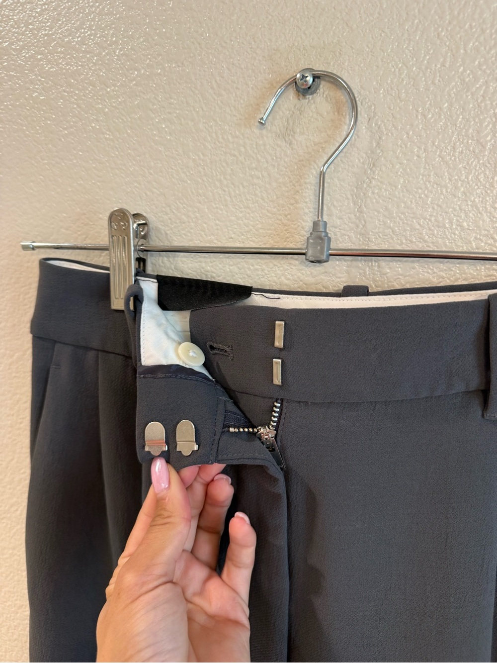 Grey Aritzia Effortless Pants Crepette - Picture 8 of 13